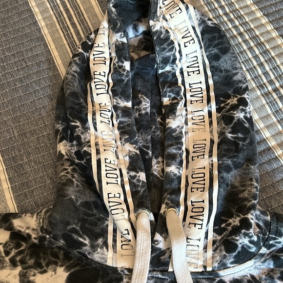 💞Reflex* black, gray, and white tie-dyed Hoodie size M - Picture 2 of 7